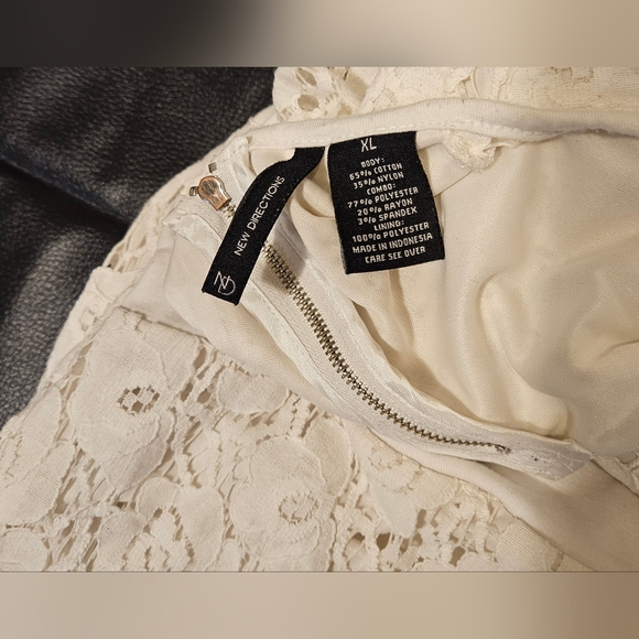 New Directions Lace Top with Zipper closure on back Sz XL - Picture 2 of 6